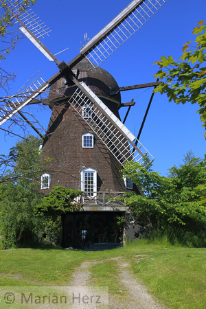 32Cop Windmill