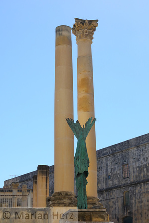 17Mal Valletta Monument