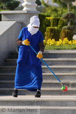 147Ash Woman Cleaning