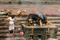 13Kat Rich People's Cremation at Temple (5)