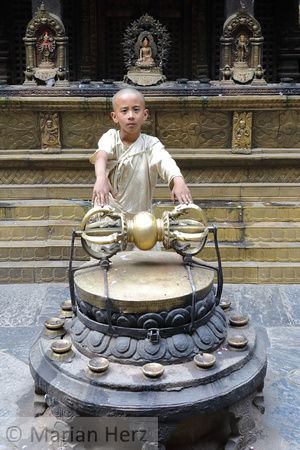 19Kat Golden Temple Young Bell Ringer