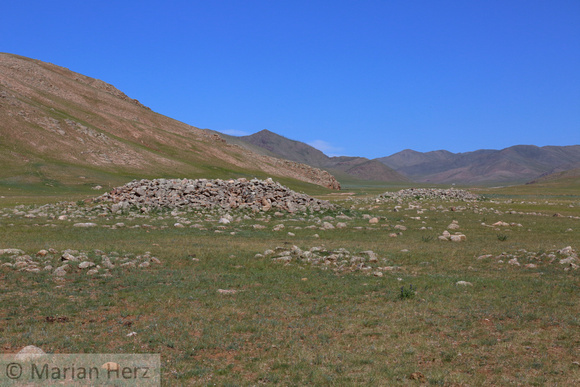 580Mur Burial Mounds